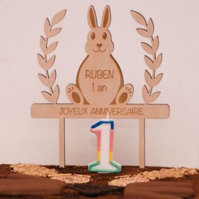 Cake topper d'anniversaire en bois modèle lapin